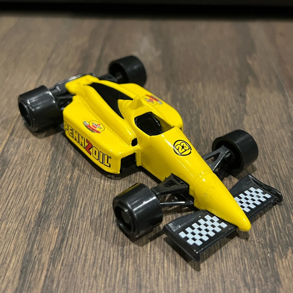 2002 Golden Wheel Official Pennzoil Diecast Racing Indy Car Toy Collectible